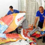 Mulheres vão transformar lonas sem uso em produtos variados - Fotos: Edinah Mary/Inclusão
