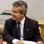Déda pede recursos ao ministro do Turismo para a conclusão da ponte Gilberto Amado - O governador Marcelo Déda e o ministro do Turismo Gastão Vieira / Fotos: Roberto Jayme