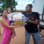 Estado entrega alimentos em Tomar do Geru nesta quinta
