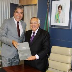 Déda pede recursos ao ministro do Turismo para a conclusão da ponte Gilberto Amado - O governador Marcelo Déda e o ministro do Turismo Gastão Vieira / Fotos: Roberto Jayme