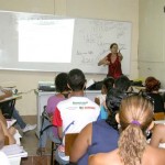 Aulas do curso PréUniversitário da Seed tiveram início nesta segundafeira -