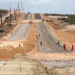Déda visita obras da nova rodovia que liga BR235 à avenida Santa Gleide  -