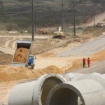 Déda visita obras da nova rodovia que liga BR235 à avenida Santa Gleide  -