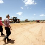 Déda visita obras da nova rodovia que liga BR235 à avenida Santa Gleide  -