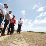 Déda visita obras da nova rodovia que liga BR235 à avenida Santa Gleide  -