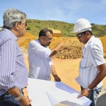 Déda visita instalações da PM e obras da Escola Técnica em Carmópolis  -