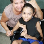 Governo de Sergipe doa cadeiras de rodas a alunos da Escola Estadual Myriam Melo - A aluna Graziele Ferreira