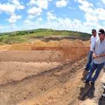 Vicegovernador visita obras na avenida Santa Gleide -