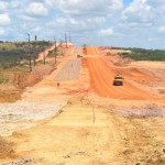 Vicegovernador visita obras na avenida Santa Gleide -