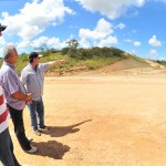 Vicegovernador visita obras na avenida Santa Gleide -