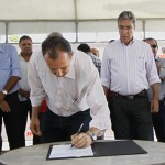 Governador assina ordem de serviço para a restauração da Rodovia SE100 - Fotos: Marco Vieira/ASN