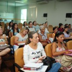 Seides orienta profissionais da assistência sobre reordenamento de abrigos - Fotos: Edinah Mary/Inclusão