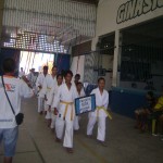 Jovens atletas do projeto ‘Vida Alegre’ ganham medalhas em competição de karatê