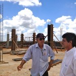 Reitor da UFS constata bom andamento das obras no Campus da Saúde