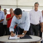 Governador assina ordem de serviço para a restauração da Rodovia SE100 - Fotos: Marco Vieira/ASN