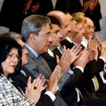 Déda comemora: “Hoje é dia de festa para SE” - O governador Marcelo Déda e a primeiradama