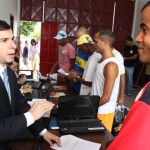Defensores Públicos orientam presos beneficiados com a saída temporária - Fotos: Cleverton Ribeiro