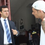 Defensores Públicos orientam presos beneficiados com a saída temporária - Fotos: Cleverton Ribeiro