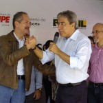 Governador inaugura escola pioneira que inclui prática esportiva ao lado do ministro Aldo Rebelo - O ministro dos Esportes