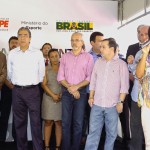 Governador inaugura escola pioneira que inclui prática esportiva ao lado do ministro Aldo Rebelo - O ministro dos Esportes