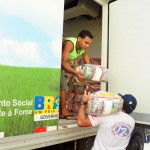Governo do Estado leva cestas de alimentos a Glória