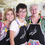 Bazar no Centro de Arte da Orla oferece opções de presentes para o Dia das Mães - As artesãs Célia