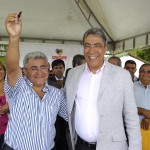 Governador Marcelo Déda participa da entrega de 24 retroescavadeiras -