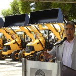 Governador Marcelo Déda participa da entrega de 24 retroescavadeiras -