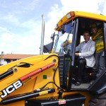 Governador Marcelo Déda participa da entrega de 24 retroescavadeiras -