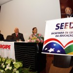 Jackson entrega Diploma de Honra ao Mérito Educacional ao professor Uchôa  -