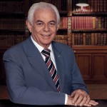 Biografia de Jouberto Uchôa recebe selo da Editora Diário Oficial   - Imagens: Divulgação