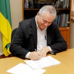 Secretário assina resultado final de 11 cargos do concurso para Magistério  -