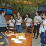 Turistas visitam estande de Sergipe na Rio+20 - Fotos: Valéria Lima/Semarh
