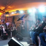 Sergipanos e turistas prestigiam a primeira noite de Arraiá do Povo -