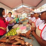 Mulheres camponesas comandam Feira da Agricultura em Neópolis - A consumidora Maria José Santos