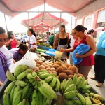 Mulheres camponesas comandam Feira da Agricultura em Neópolis - A consumidora Maria José Santos