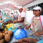 Mulheres camponesas comandam Feira da Agricultura em Neópolis - A consumidora Maria José Santos