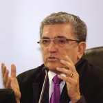 Governador assina decreto de doação de terreno para o Tribunal de Justiça - O presidente do TJ/SE