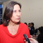Escolas da DEA recebem o Selo de Gestão pelos trabalhos desenvolvidos - A coordenadora do Plano de Desenvolvimento da Escola (PDEEscola)