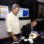 Governador prestigia lançamento do livro de crônicas de Artur Oscar Déda -