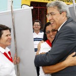 Governador acompanha procissão em Simão Dias -