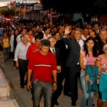 Governador acompanha procissão em Simão Dias -
