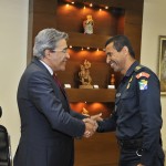 Déda recebe individualmente os seis novos coronéis da Polícia Militar -