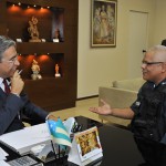Déda recebe individualmente os seis novos coronéis da Polícia Militar -