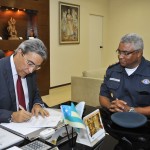 Déda recebe individualmente os seis novos coronéis da Polícia Militar -
