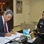 Déda recebe individualmente os seis novos coronéis da Polícia Militar -