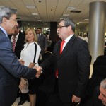Déda recebe o Colar do Mérito Tobias Barreto na inauguração da sede do MPE - Fotos: Marcos Rodrigues/ASN