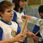 Ponto de Cultura de Itabaiana difunde a música com projetos inovadores - Até garrafas de refrigerante vira instrumentos nas mãos da criançada / Fotos: Fabiana Costa / Secult