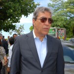 Déda comparece ao sepultamento de Mariana Moura Souza - O prefeito de Aracaju