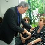Governador comparece ao velório da mãe do secretário Jorge Alberto  -
